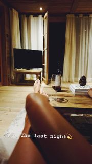 Paola Di Benedetto feet photo thumbnail