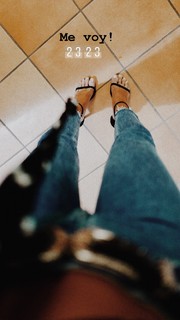 Paola Di Benedetto feet photo thumbnail