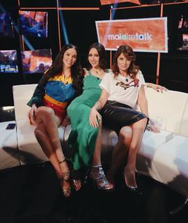 Paola Di Benedetto feet photo thumbnail
