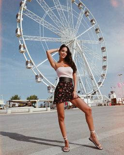 Paola Di Benedetto feet photo thumbnail