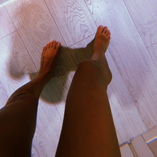 Paola Di Benedetto feet photo thumbnail