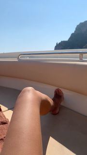 Paola Di Benedetto feet photo thumbnail