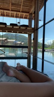 Paola Di Benedetto feet photo thumbnail