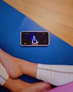 Paola Di Benedetto feet photo thumbnail