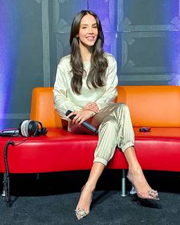 Paola Di Benedetto feet photo thumbnail