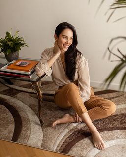 Paola Di Benedetto feet photo thumbnail