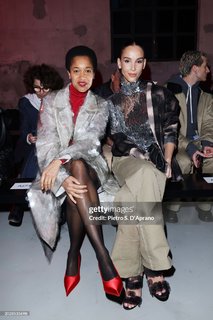 Paola Di Benedetto feet photo thumbnail