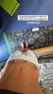 Paola Di Benedetto feet photo thumbnail