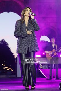 Paola Iezzi feet photo 1