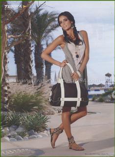 Paola Núñez feet photo thumbnail