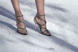 Paola Núñez feet photo thumbnail