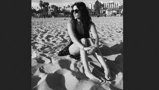 Paola Núñez feet photo thumbnail