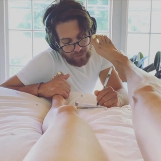 Paola Núñez feet photo thumbnail