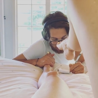 Paola Núñez feet photo thumbnail