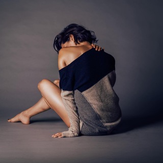 Paola Núñez feet photo thumbnail
