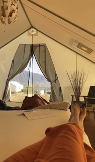 Paola Núñez feet photo thumbnail