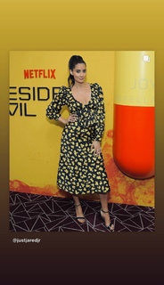 Paola Núñez feet photo thumbnail