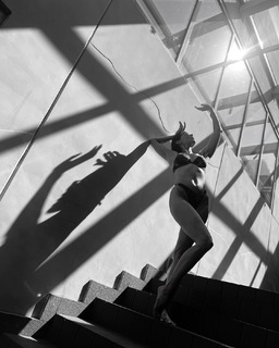 Paola Núñez feet photo thumbnail