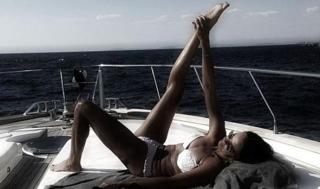Paola Perego feet photo thumbnail