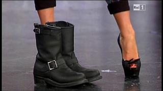 Paola Perego feet photo thumbnail