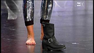 Paola Perego feet photo thumbnail