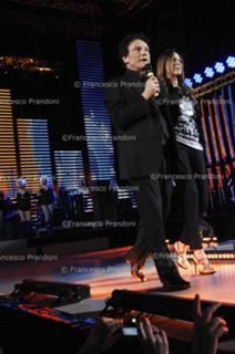Paola Perego feet photo thumbnail