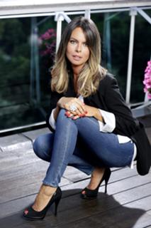 Paola Perego feet photo thumbnail