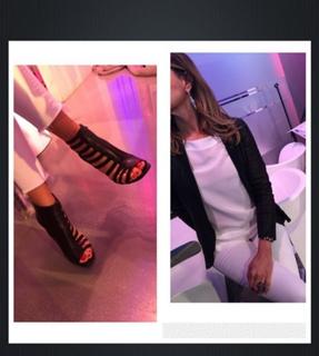 Paola Perego feet photo thumbnail