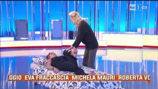 Paola Perego feet photo thumbnail