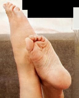 Paola Perego feet photo thumbnail