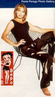Paola Perego feet photo thumbnail