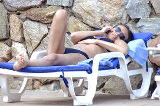 Paola Perego feet photo thumbnail