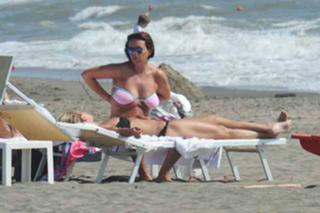 Paola Perego feet photo thumbnail