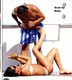 Paola Perego feet photo thumbnail