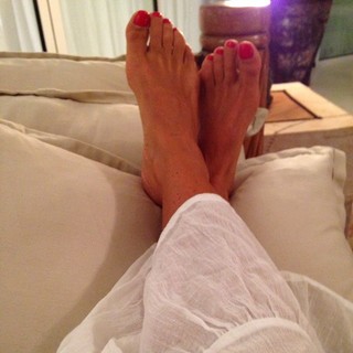 Paola Perego feet photo thumbnail