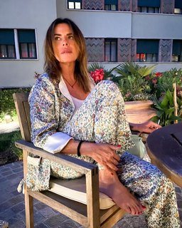 Paola Perego feet photo thumbnail
