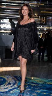 Paola Perego feet photo thumbnail