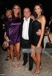 Paola Perego feet photo thumbnail