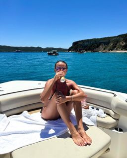 Paola Perego feet photo thumbnail