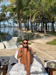 Paola Perego feet photo thumbnail