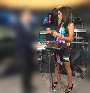 Paola Rojas feet photo thumbnail