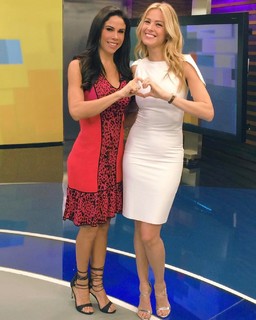 Paola Rojas feet photo thumbnail