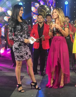 Paola Rojas feet photo thumbnail