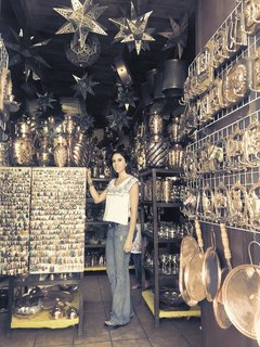 Paola Rojas feet photo thumbnail