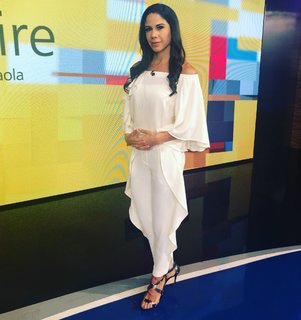 Paola Rojas feet photo thumbnail