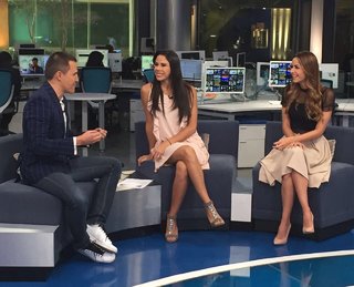 Paola Rojas feet photo thumbnail