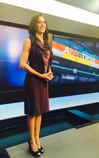 Paola Rojas feet photo thumbnail