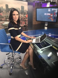 Paola Rojas feet photo thumbnail