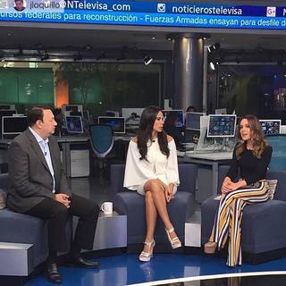 Paola Rojas feet photo thumbnail