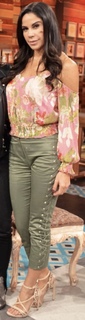 Paola Rojas feet photo thumbnail
